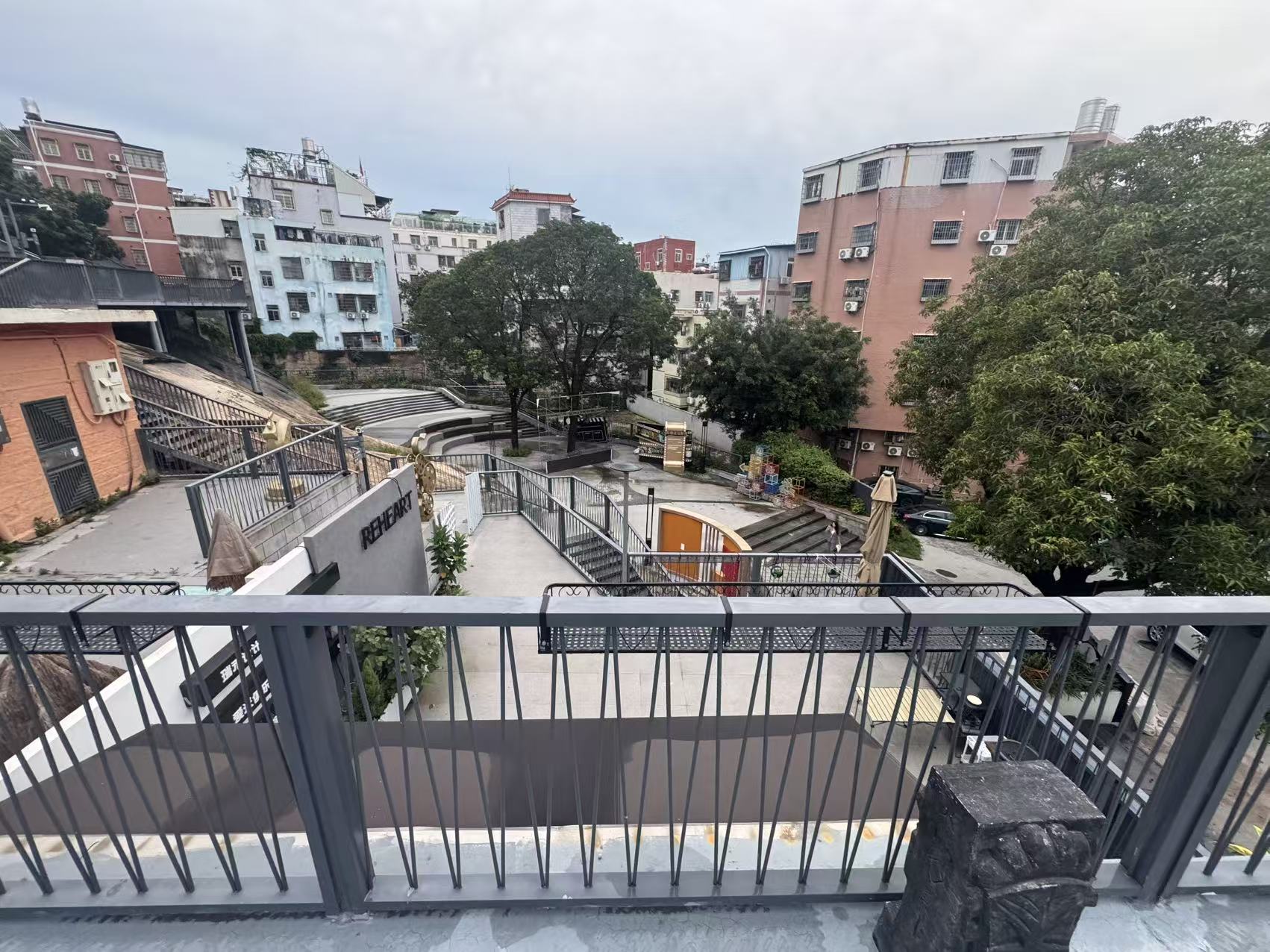 小白楼三楼向451影视基地园区望去的实景